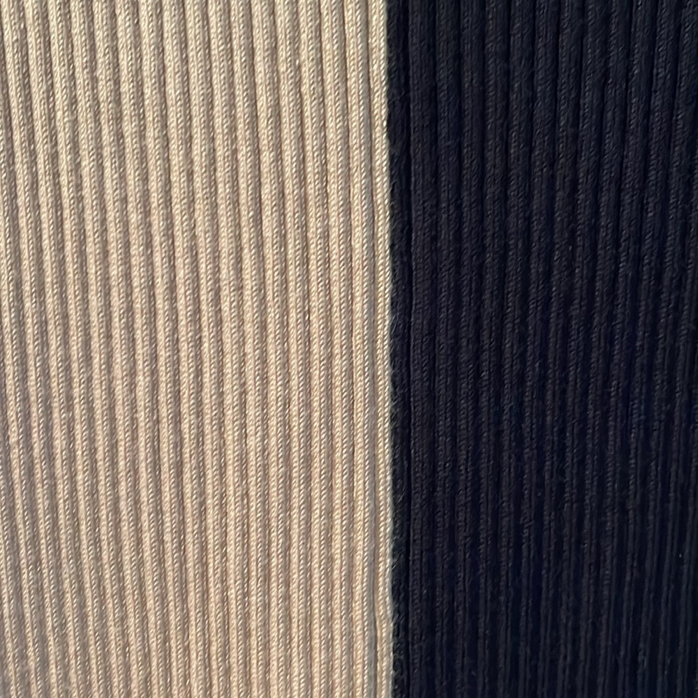 V-Neck Split Color Knit Dress - Picture 5 of 5